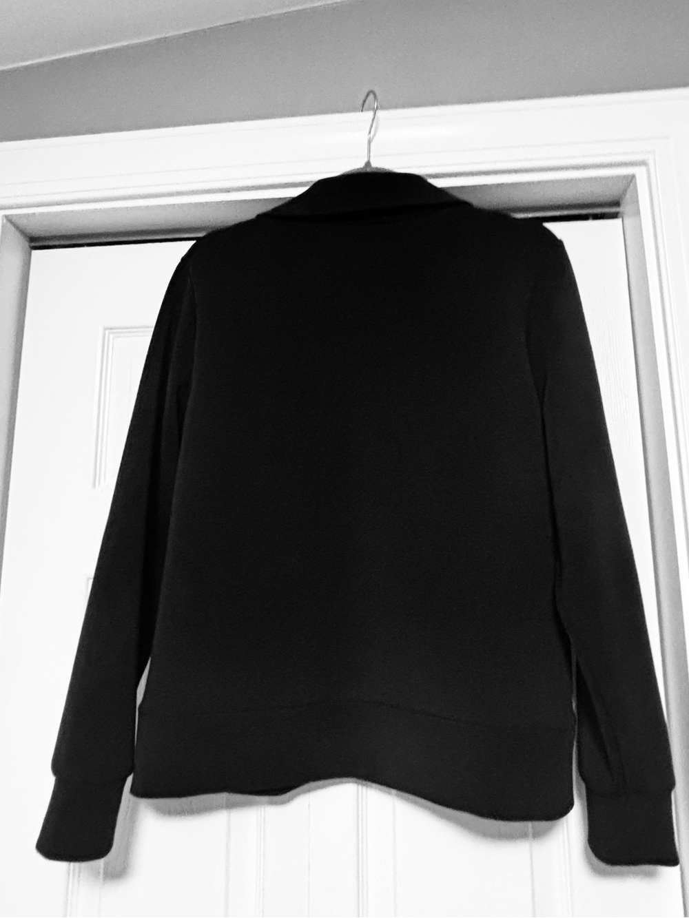 Lilly Pulitzer sweatsuit size M black - Picture 5 of 8